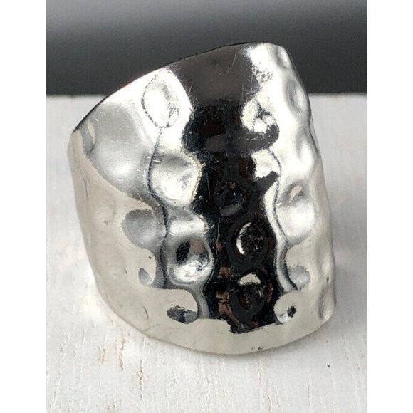Fashion Ring Unisex Size 6 Hammered Silver Tone Wide Band Flared Shank - Picture 5 of 6